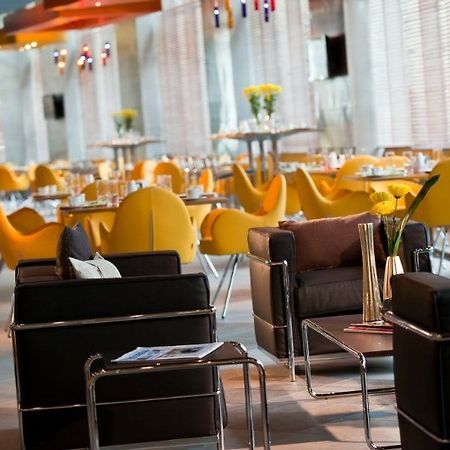 Courtyard By Marriott Doha City Center Bagian luar foto