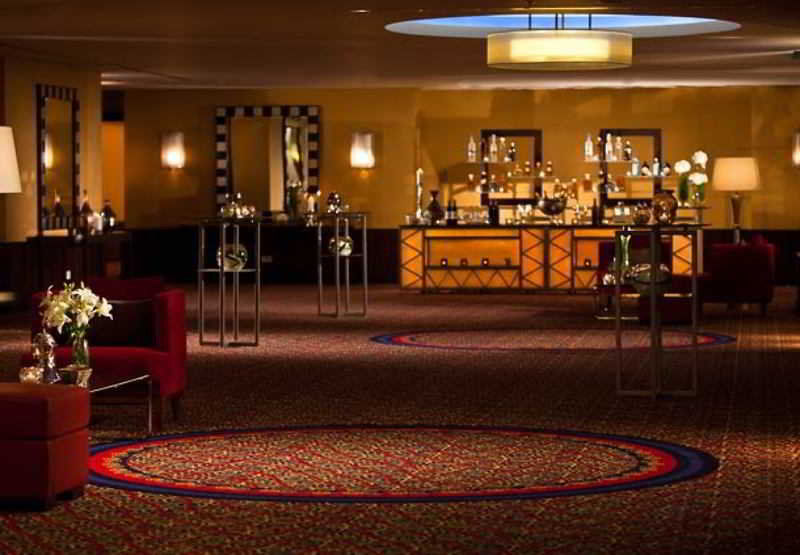 Courtyard By Marriott Doha City Center Bagian luar foto