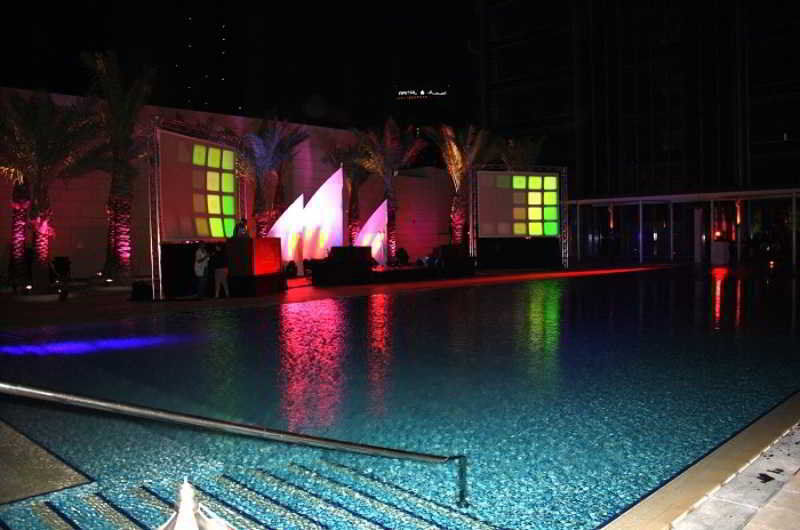 Courtyard By Marriott Doha City Center Bagian luar foto